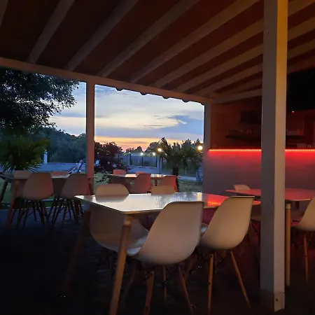 Alavana Hotel