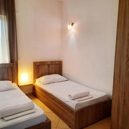 Hotel Alavana *